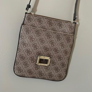 GUESS crossbody bag
